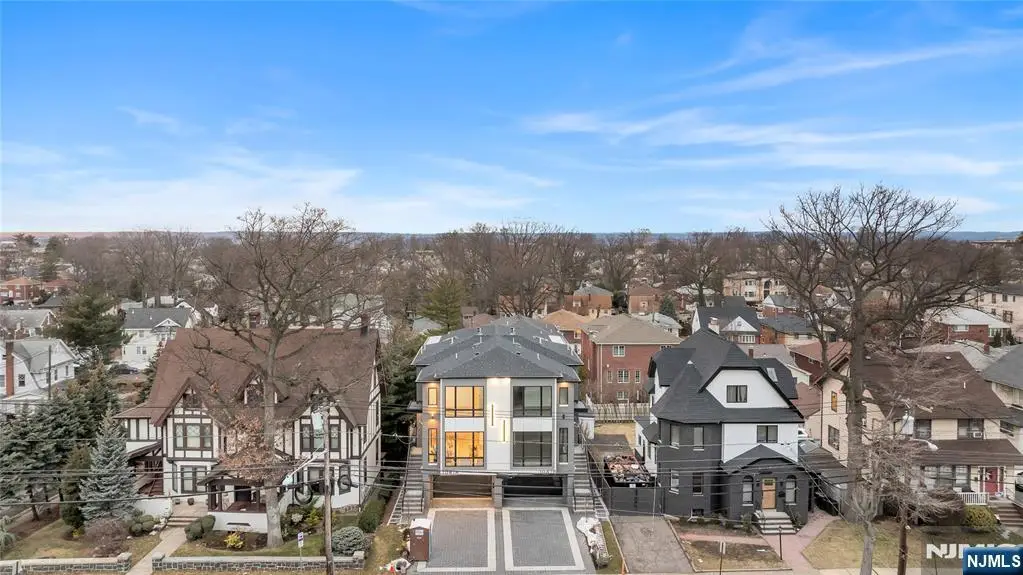 1047 Anderson Avenue A, Fort Lee, NJ 07024 - Image #1