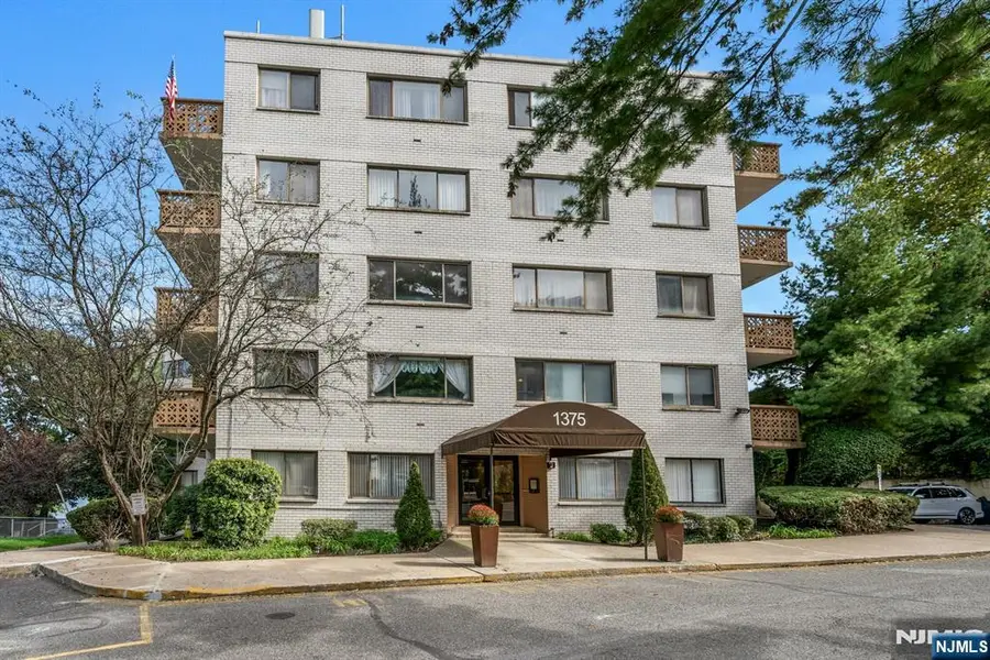 1375 River LG, Edgewater, NJ 07020 - Image #2
