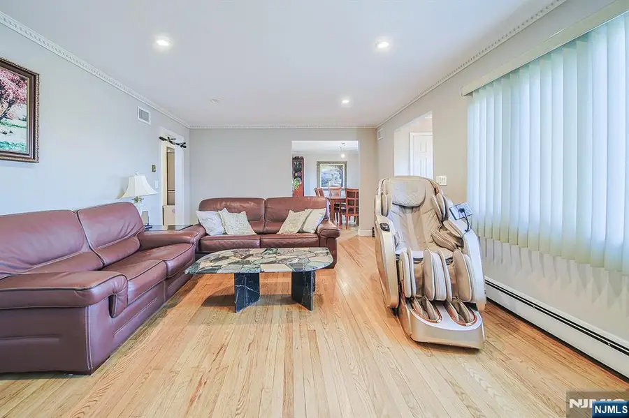 432 Oak Street, Ridgefield, NJ 07657 - Image #2