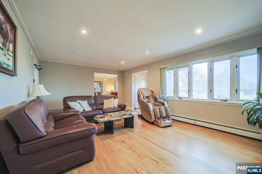 432 Oak Street, Ridgefield, NJ 07657 - Image #3