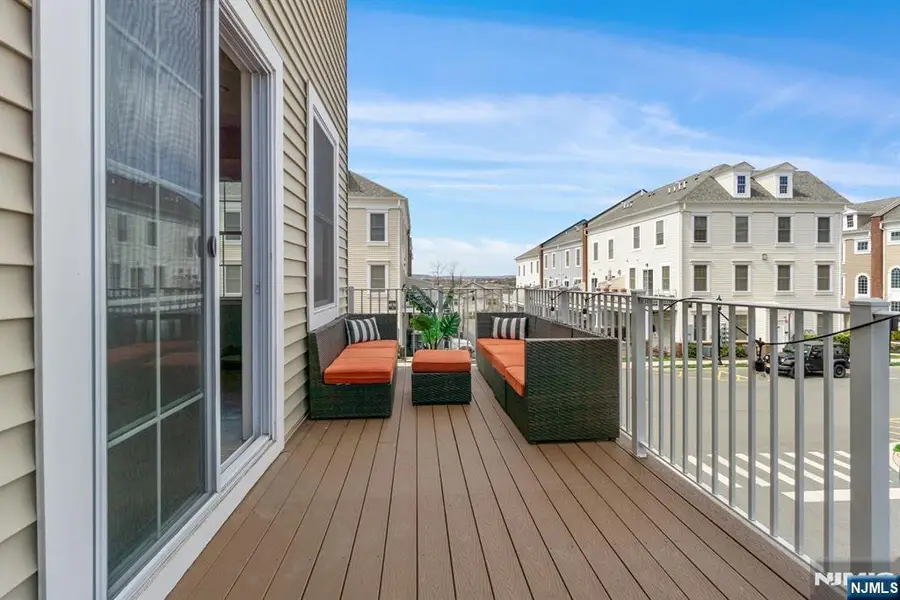 48 Roosevelt Drive, Wood Ridge, NJ 07075 - Image #2