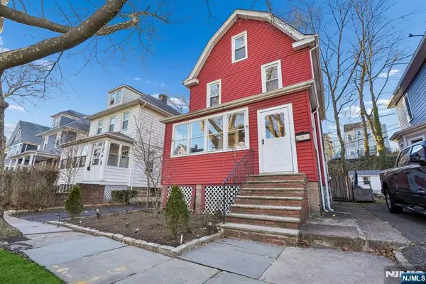 32 Edgewood Road, Glen Ridge, NJ 07028