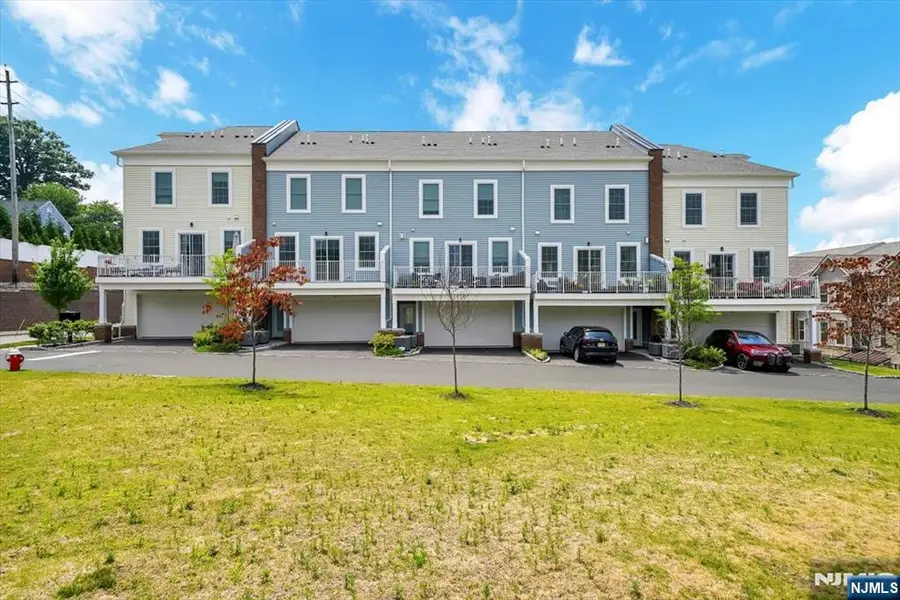 223 Bradley Drive, Wood Ridge, NJ 07075 - Image #3