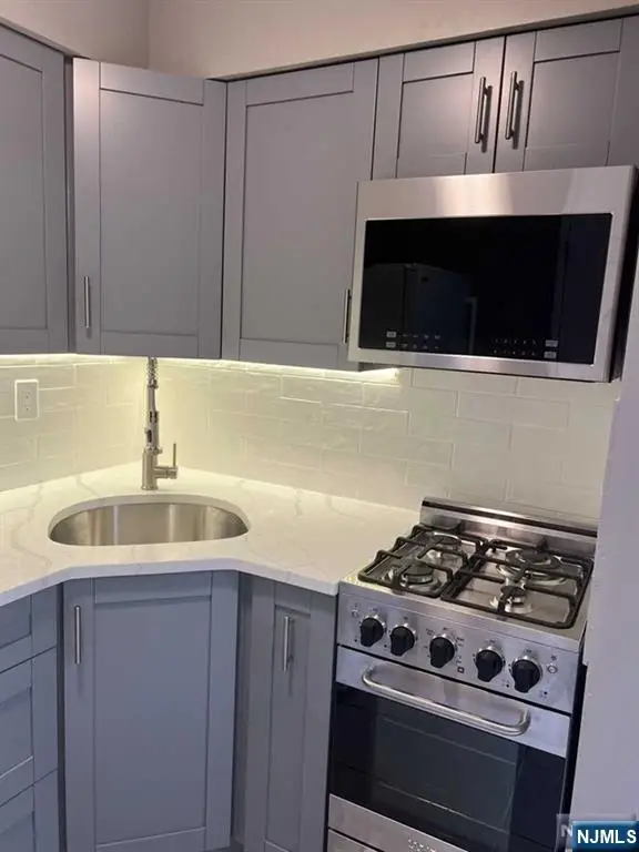 17 68th Street 7, Guttenberg, NJ 07093 - #2