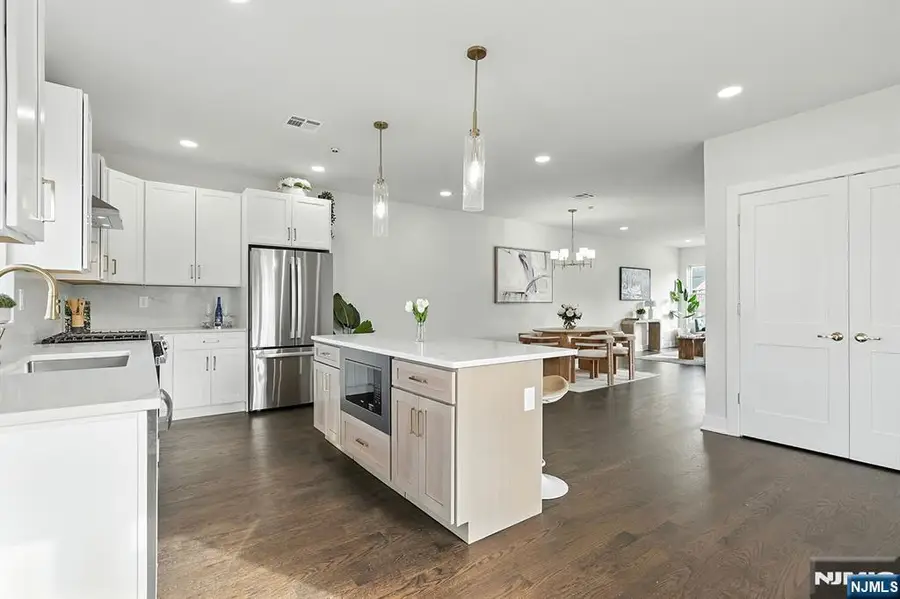 190 Canterbury Avenue, North Arlington, NJ 07031 - Image #2