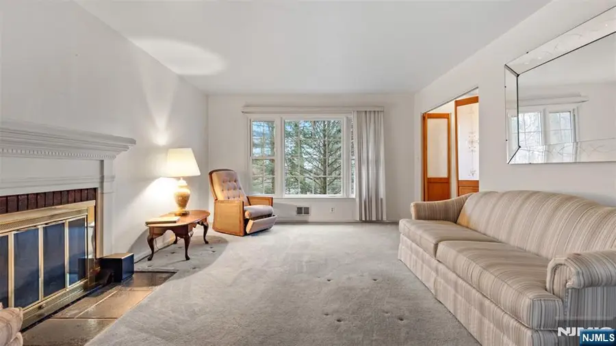 51 Black Oak Lane, Mahwah, NJ 07430 - Image #3