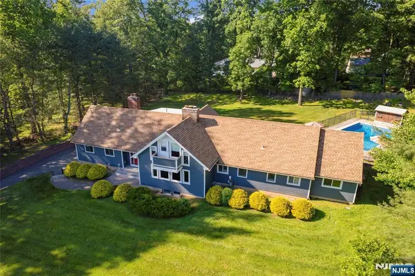 15 Candlestick Lane, Upper Saddle River, NJ 07458