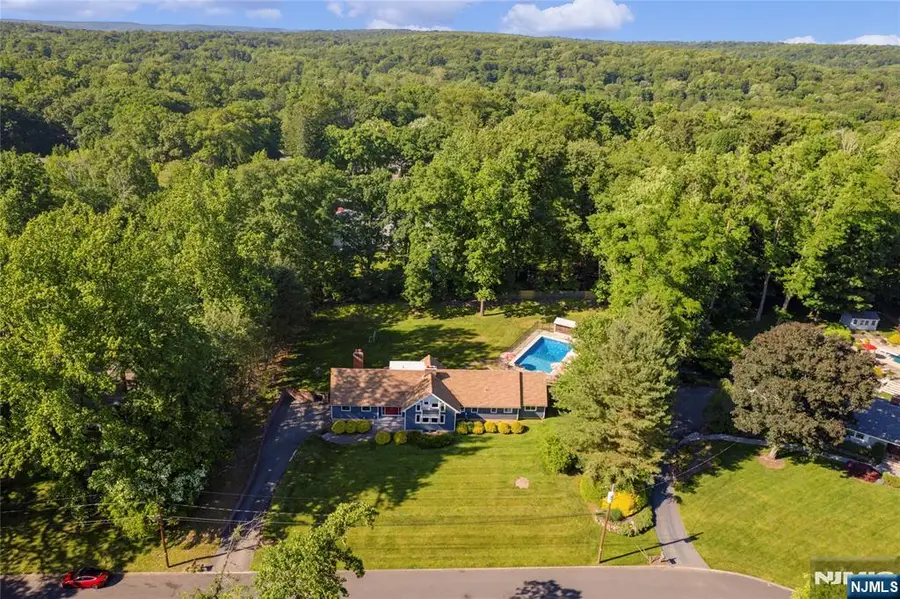 15 Candlestick Lane, Upper Saddle River, NJ 07458 - #2