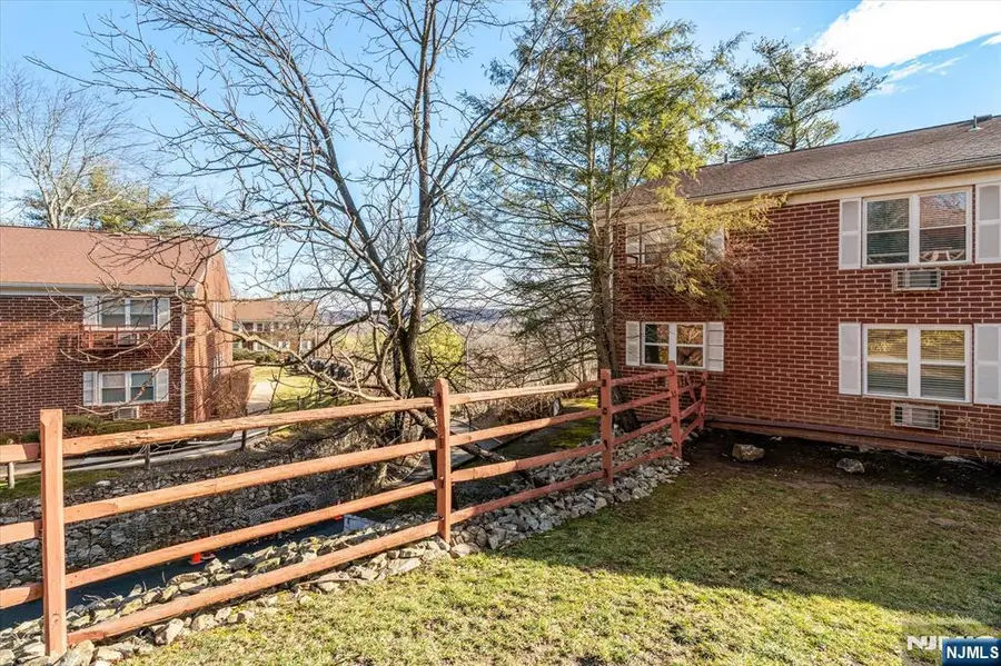 100 Pierson Miller Drive F32, Pompton Lakes, NJ 07442 - Image #3