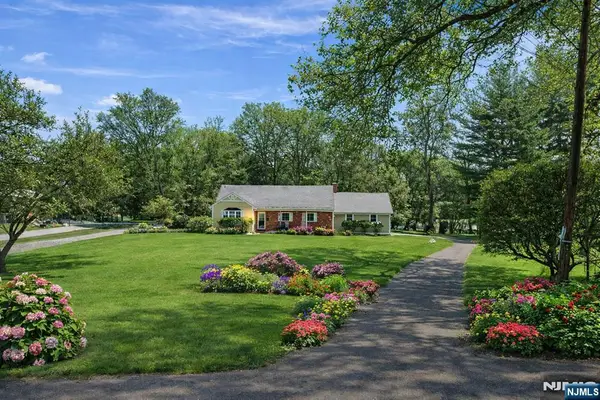 2 Overbrook Place, Hillsdale, NJ 07642