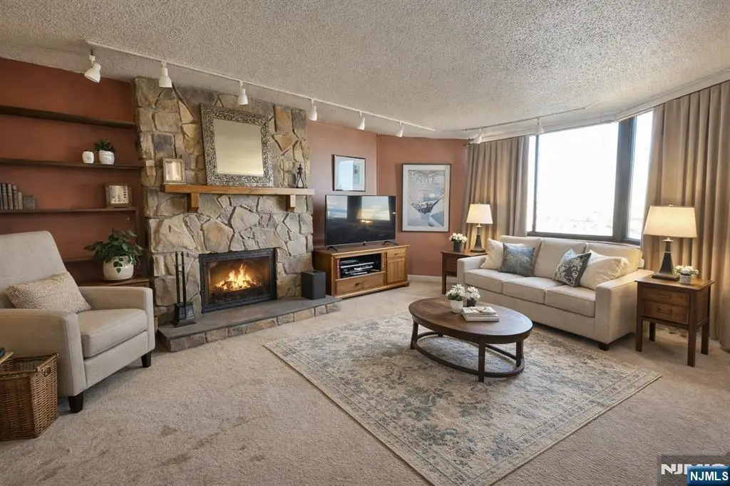 1527 Harmon Cove Tower, Secaucus, NJ 07094 - #1