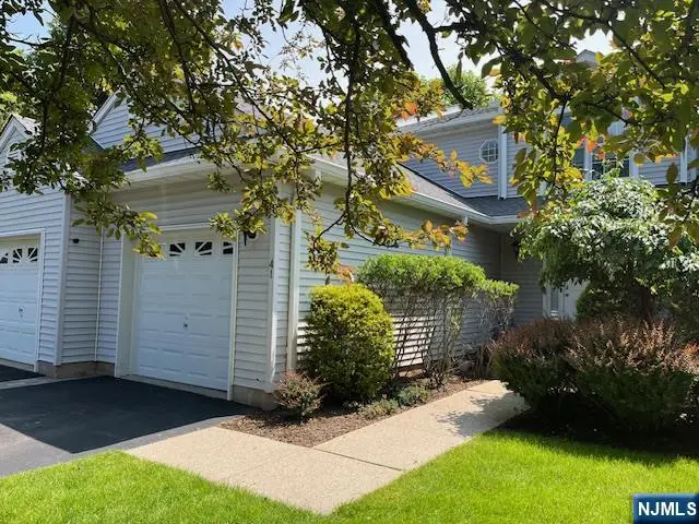 41 Foxwood Square, Old Tappan, NJ 07675 - Image #2