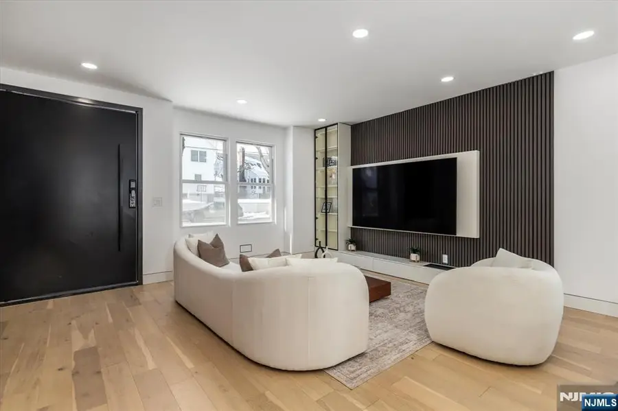 33 Elycroft Parkway, Rutherford, NJ 07070 - Image #2