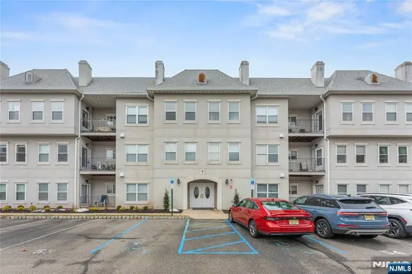 511 Brittany Drive, Wayne, NJ 07470