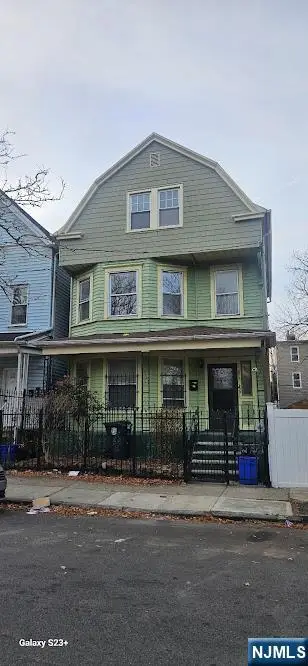 212 3rd Street, Newark, NJ 07107