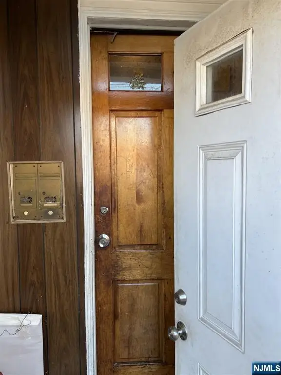 25 Bostwick Avenue, Jersey City, NJ 07305 - Image #2