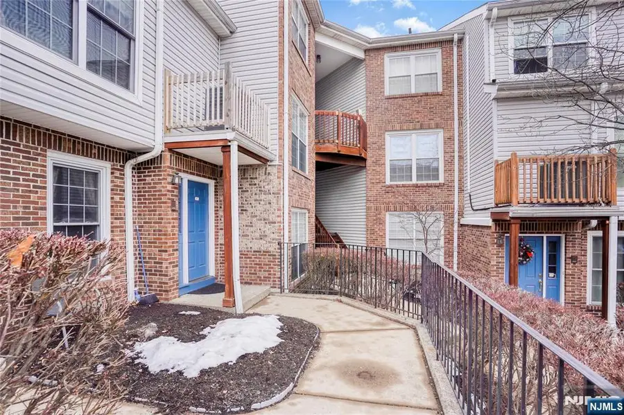 476 Lee Court 476, Fort Lee, NJ 07024 - Image #2