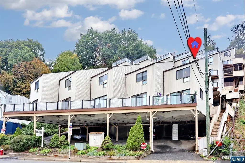 1110 River Road 105, Edgewater, NJ 07020 - Image #1