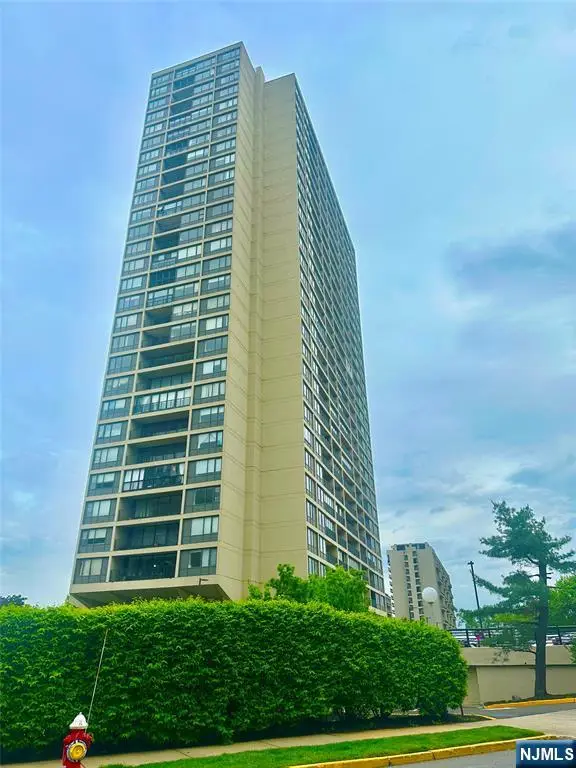 6 Horizon Road 1204, Fort Lee, NJ 07024