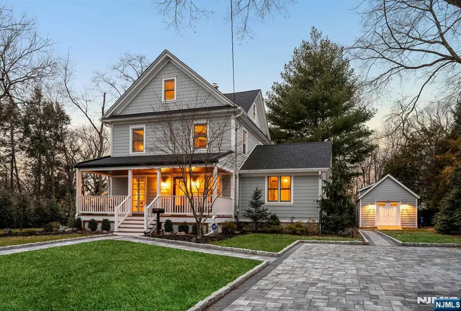 516 Stevens Avenue, Ridgewood, NJ 07450 - Image #2