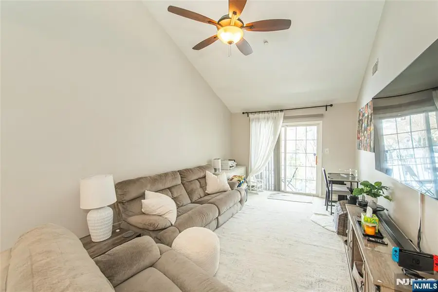 454 Cambridge Drive, Butler, NJ 07405 - Image #3