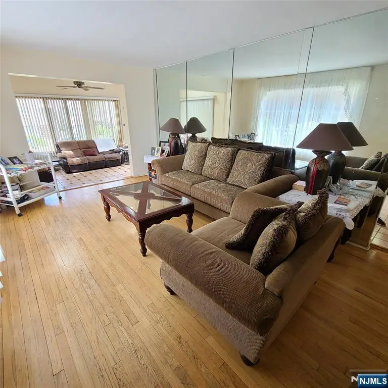 792 Kingsland Avenue, Ridgefield, NJ 07657 - Image #2