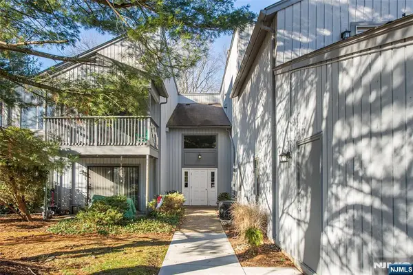 7 Drake Lane, Roxbury Township, NJ 07852