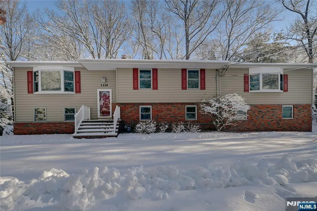 1316 Alps Road, Wayne, NJ 07470 - Image #1
