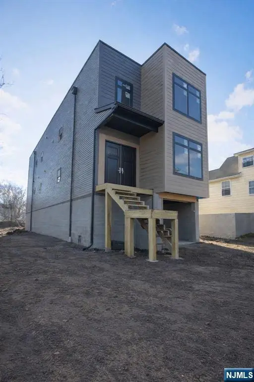 132 Holsman Street, Paterson, NJ 07522