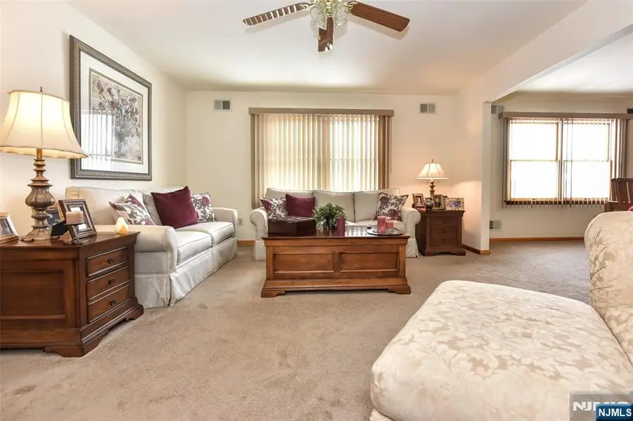 31 Smith Street, Waldwick, NJ 07463 - #2