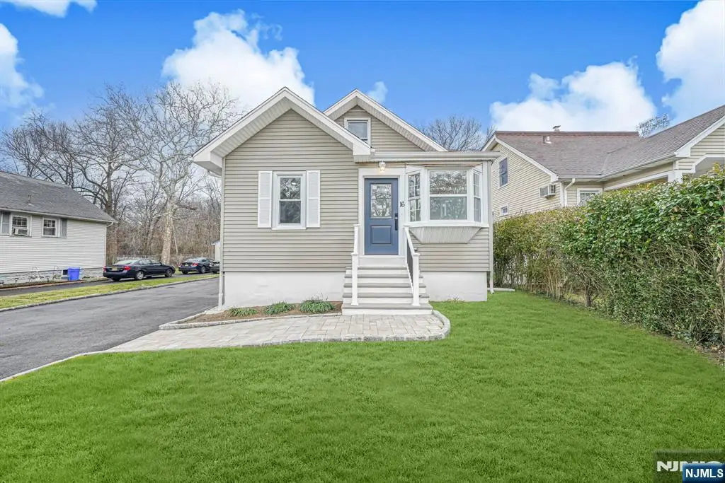 16 Grey Rock Avenue, Singac, NJ 07424 - Image #1