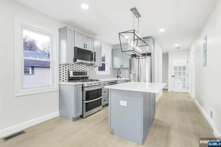 16 Grey Rock Avenue, Singac, NJ 07424 - Image #2