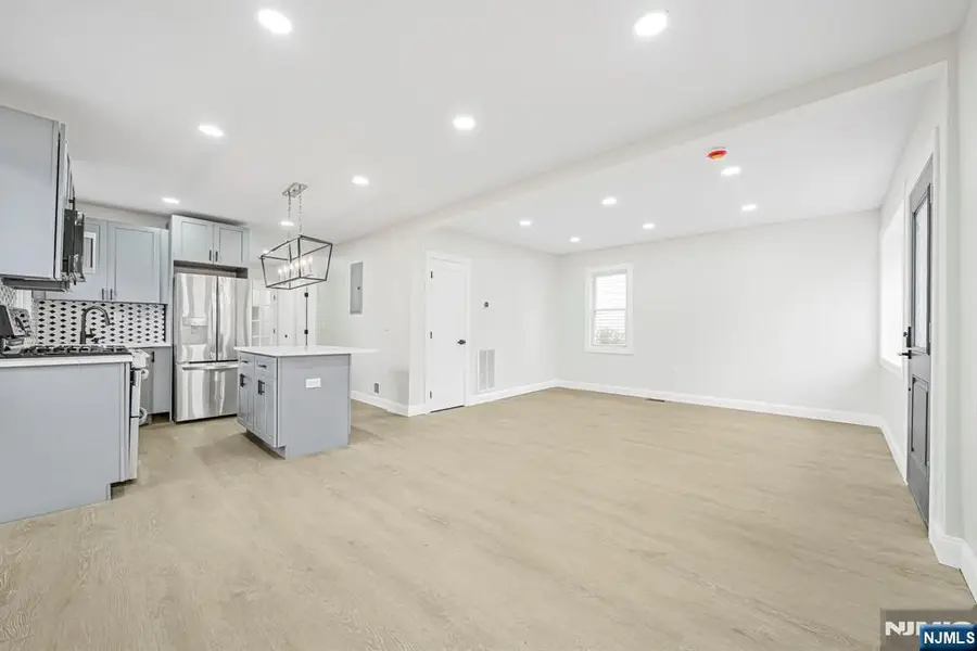 16 Grey Rock Avenue, Singac, NJ 07424 - Image #3