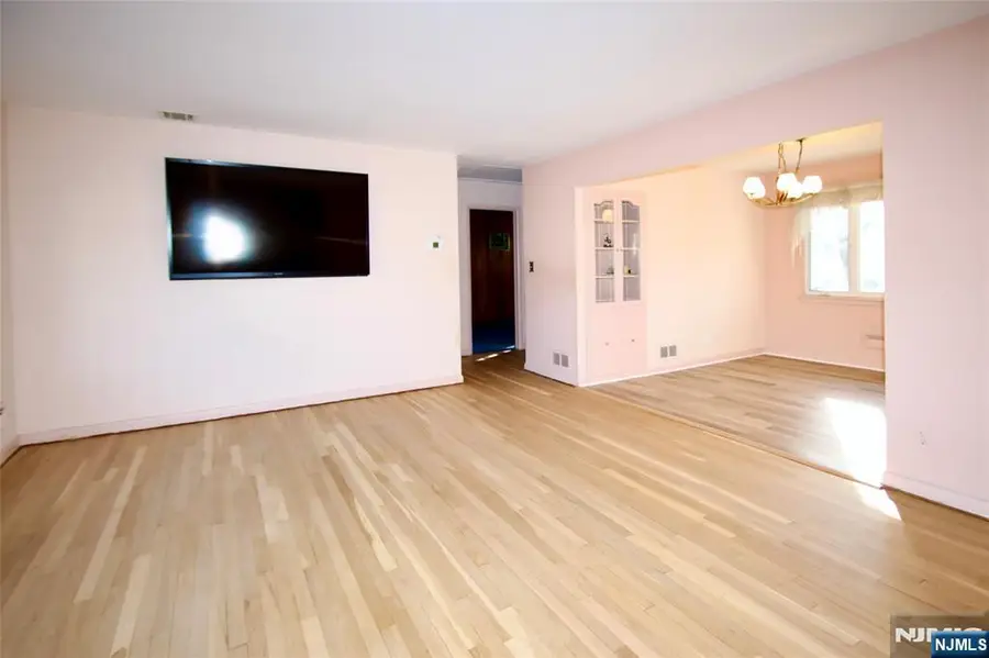 16-30 Saddle River Road, Fair Lawn, NJ 07410 - Image #3