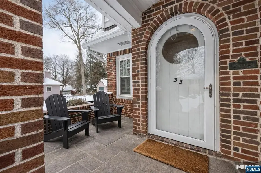 33 Homewood Avenue, Allendale, NJ 07401 - Image #2