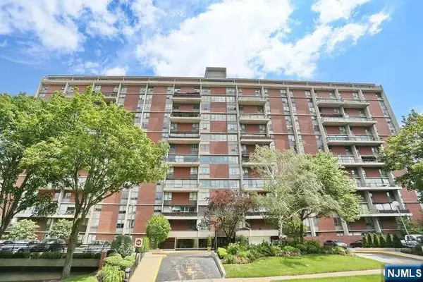 4 Horizon Road 1027, Fort Lee, NJ 07024