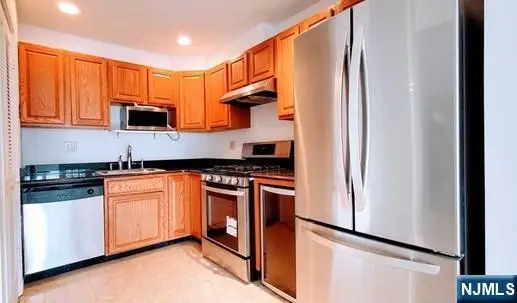 1203 River Road 21A, Edgewater, NJ 07020 - Image #3