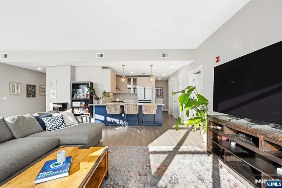 711 1st Street 202, Hoboken, NJ 07030 - Image #2