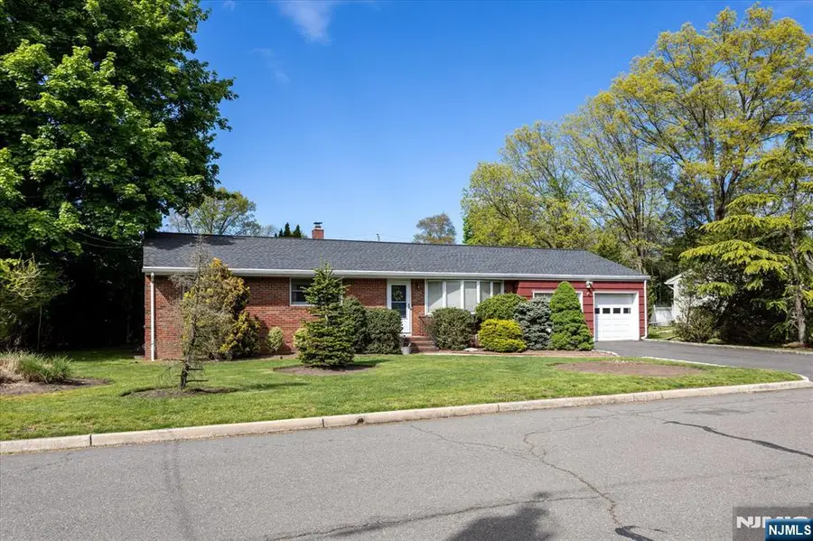 630 Valley Court, Township Of Washington, NJ 07676 - Image #2