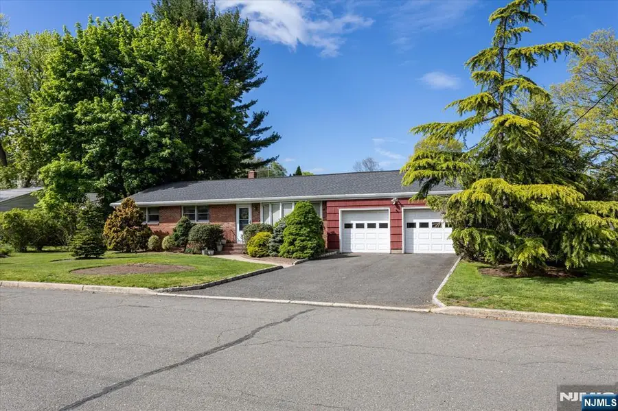 630 Valley Court, Township Of Washington, NJ 07676 - Image #3