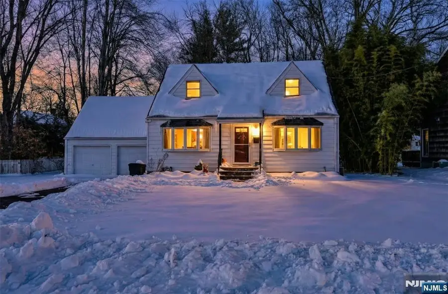 260 W Allendale Avenue, Allendale, NJ 07401 - #2