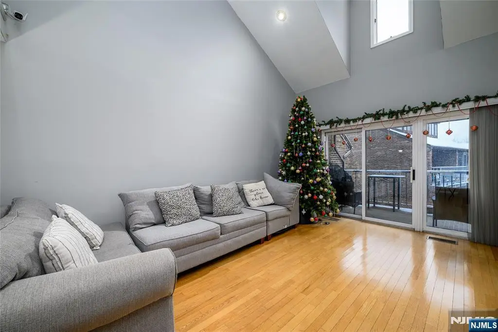 900 Valley Road D010, Clifton, NJ 07013 - Image #1