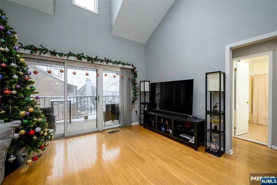 900 Valley Road D010, Clifton, NJ 07013 - Image #2