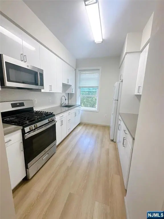 250 Broad Avenue 4D, Leonia, NJ 07605 - Image #3