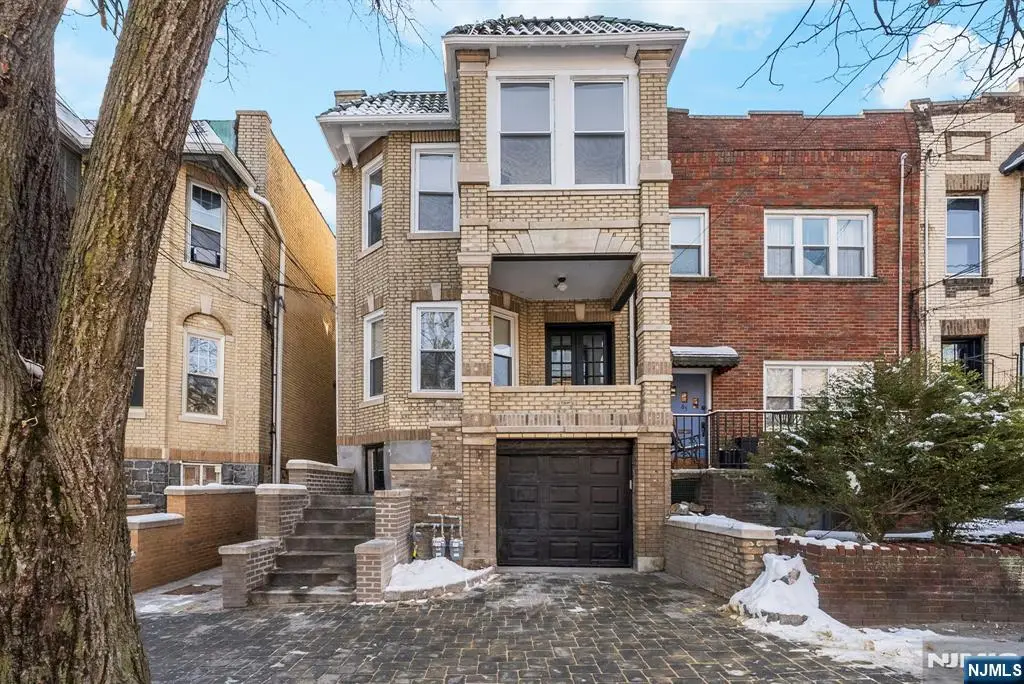 63 Highwood Terrace, Weehawken, NJ 07086 - Image #1