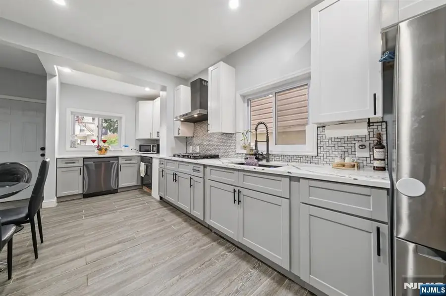 297 Runyon Street, Newark, NJ 07108 - Image #2