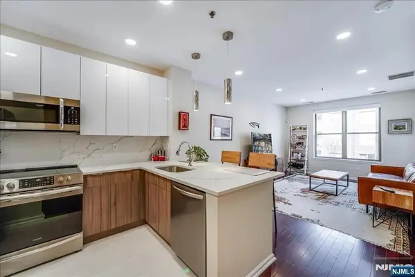 26 Ave At Port Imperial 213, West New York, NJ 07093