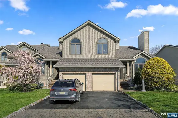 408 Dogwood Court, Norwood, NJ 07648