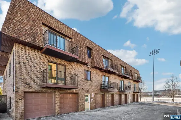 825 Riverside Avenue 207, Lyndhurst, NJ 07071