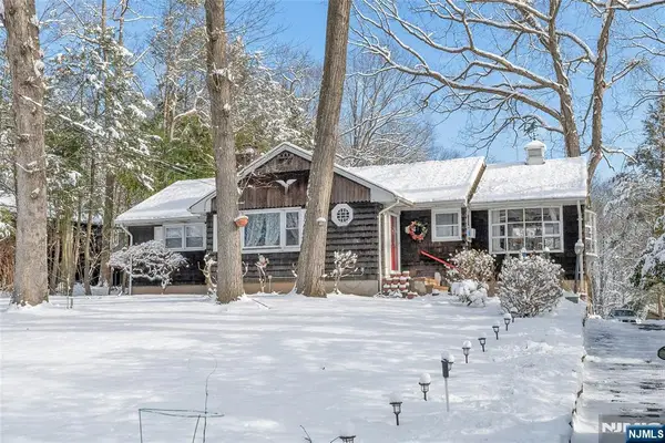 70 Skyline Drive, Oakland, NJ 07436